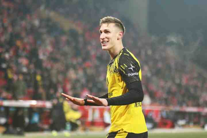 记者：施洛特贝克、卡雷查斯能出战不莱梅，丘库埃梅卡缺阵
